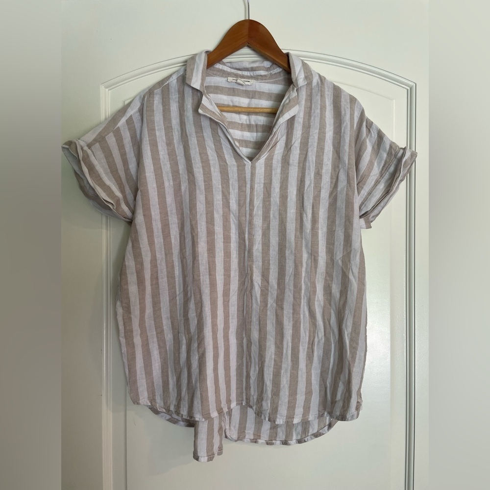 BeachLunchLounge Striped Linen V-Neck Short Sleeve Top — Beige & White